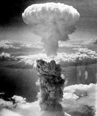 Nagasaki_bomb.jpg (58980 bytes)