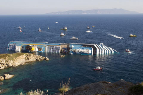 File:Costa Concordia Affondata All'Isola Del Giglio.jpg